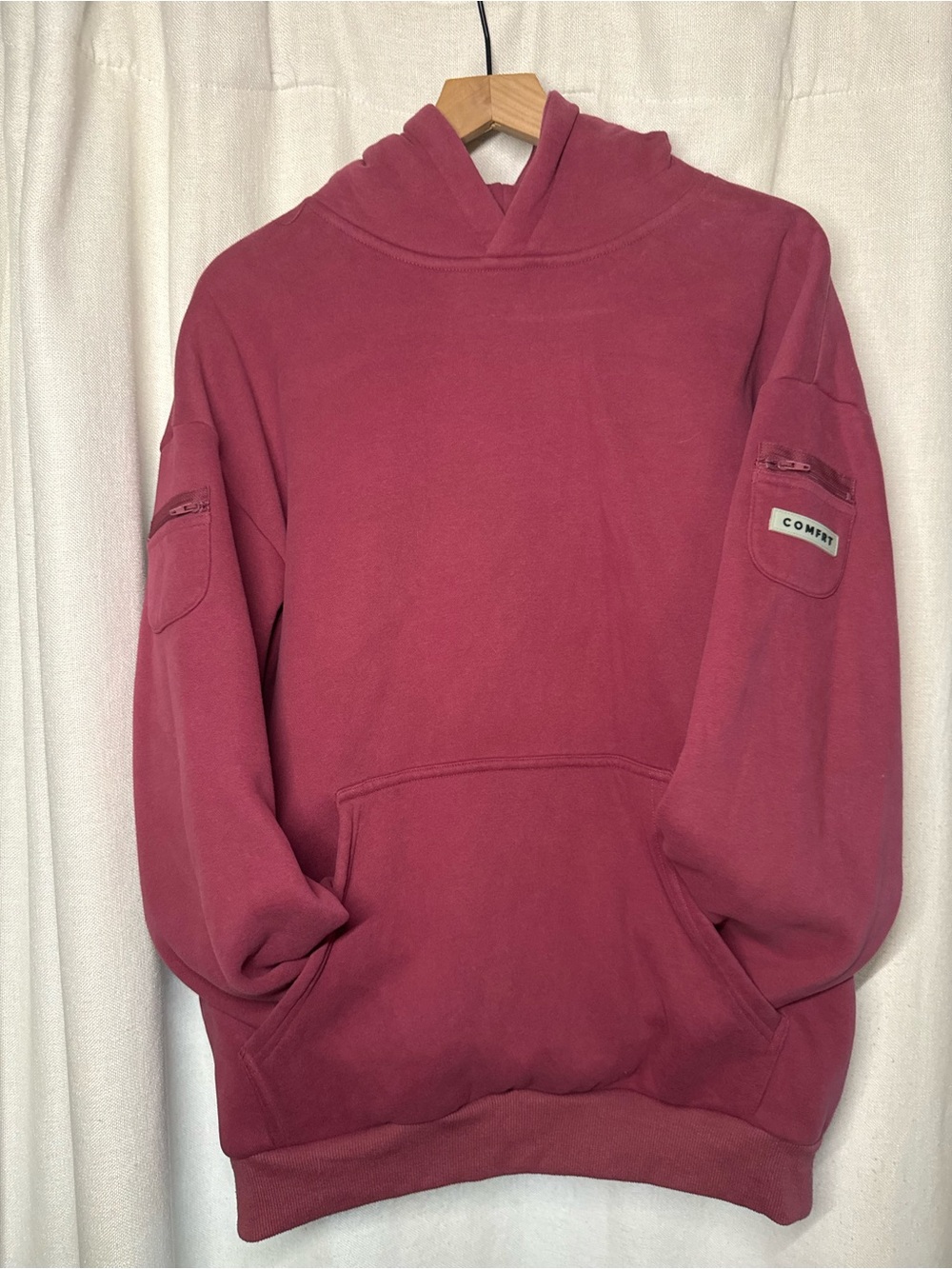 Comfort Label Men's Pullover Hoodie in Berry